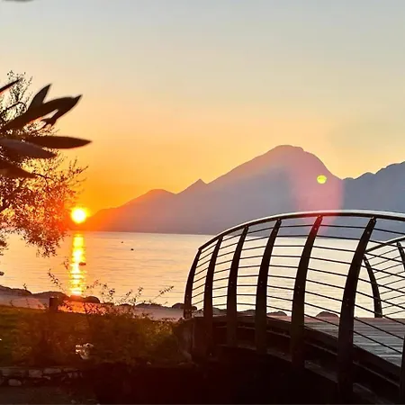 Sonja Villa *