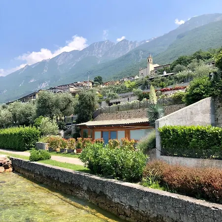Sonja Brenzone sul Garda
